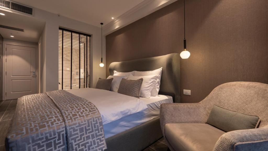 rooms-connecting-room-with-balcony-4-pax