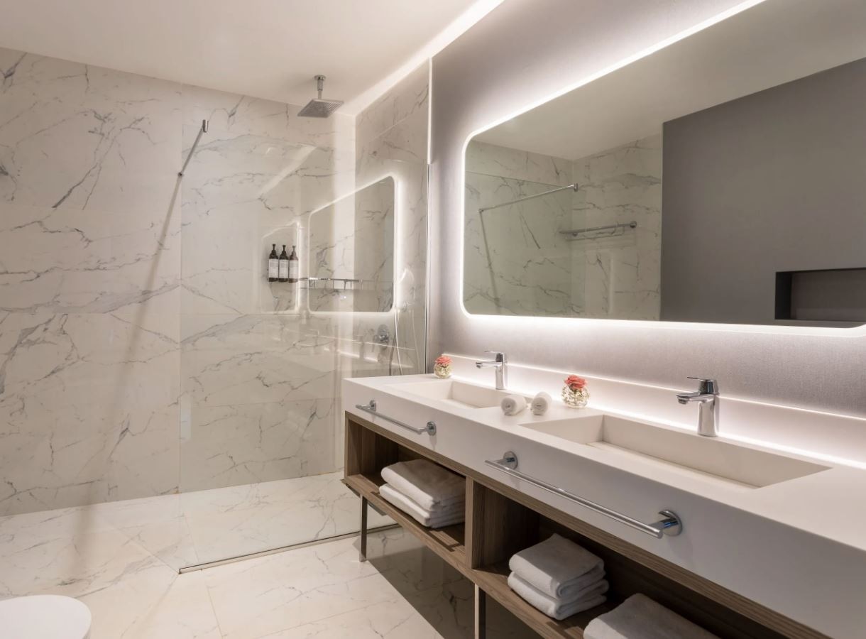 rooms-1-king-bed-premium