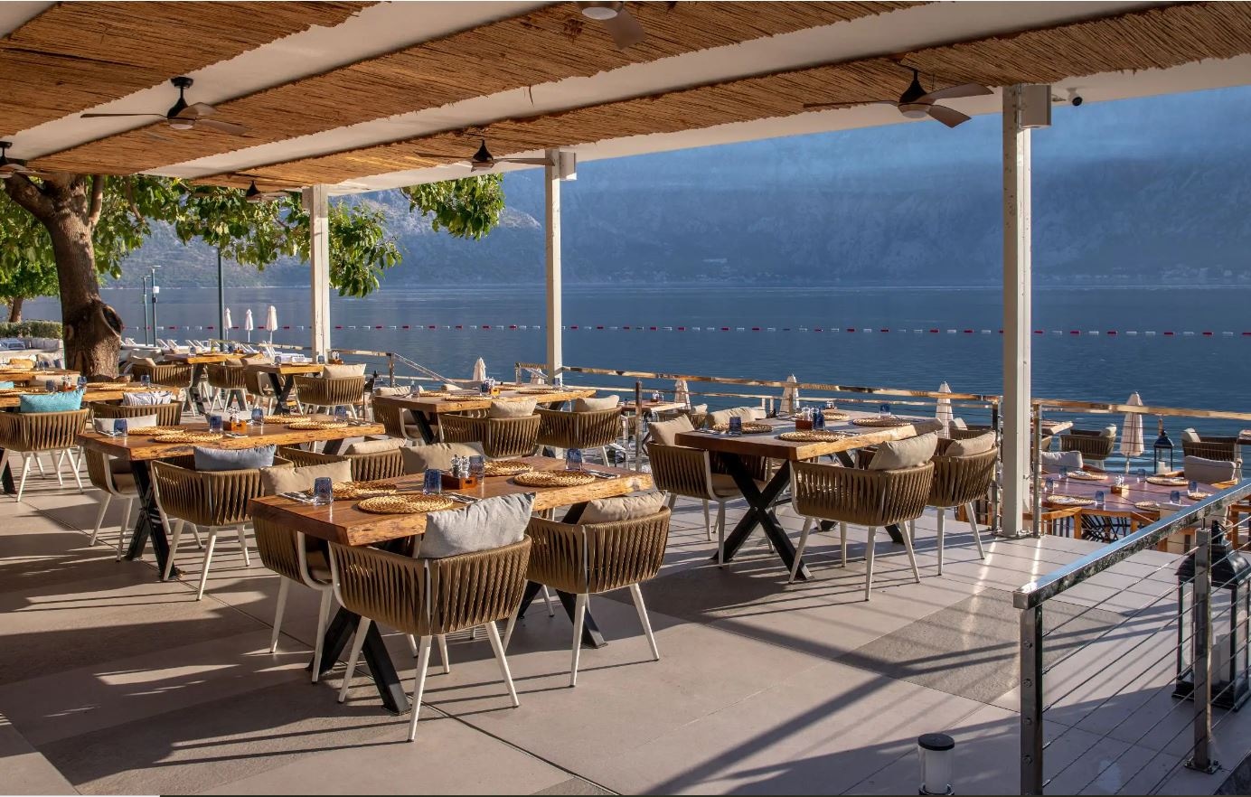 restaurants-a-la-carte-restaurant-lighthouse