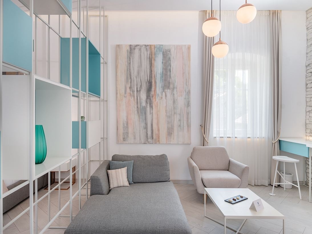 rooms-deluxe-room-historical-building