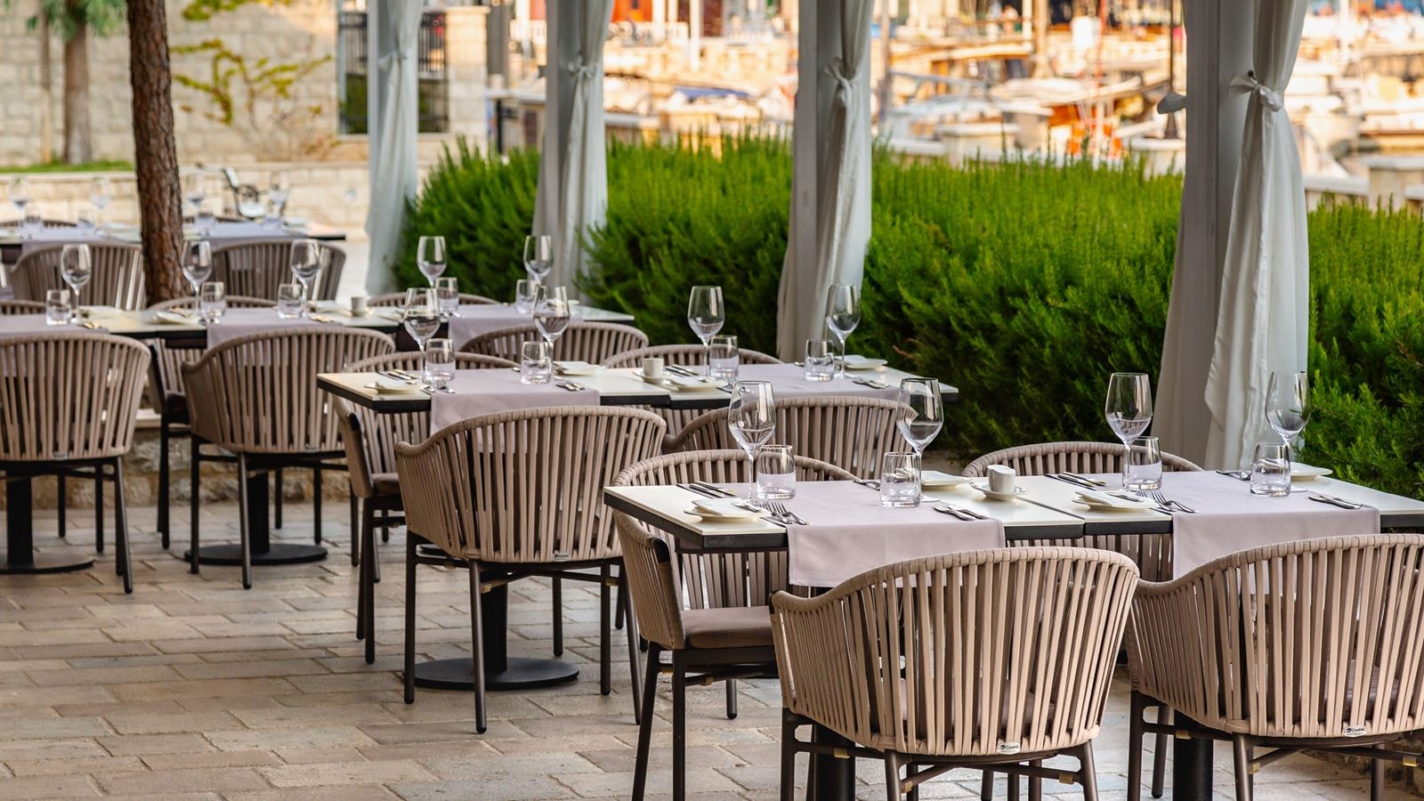 restaurants-restaurants