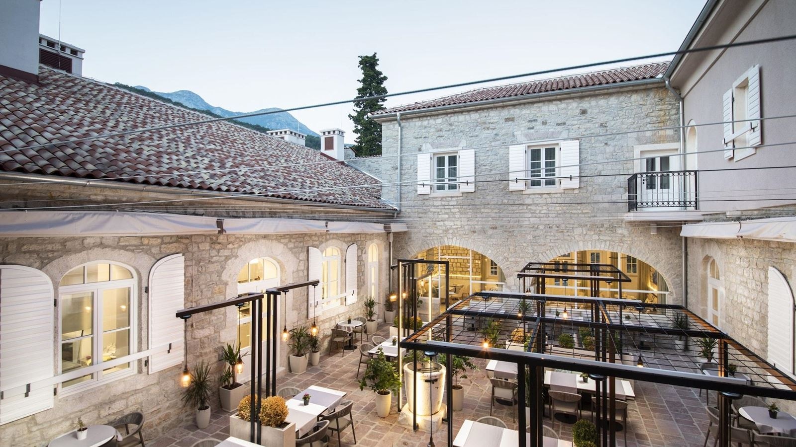 restaurants-restaurants