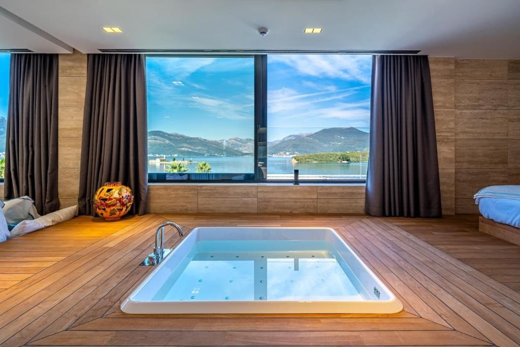 rooms-signature-suite-sea-view