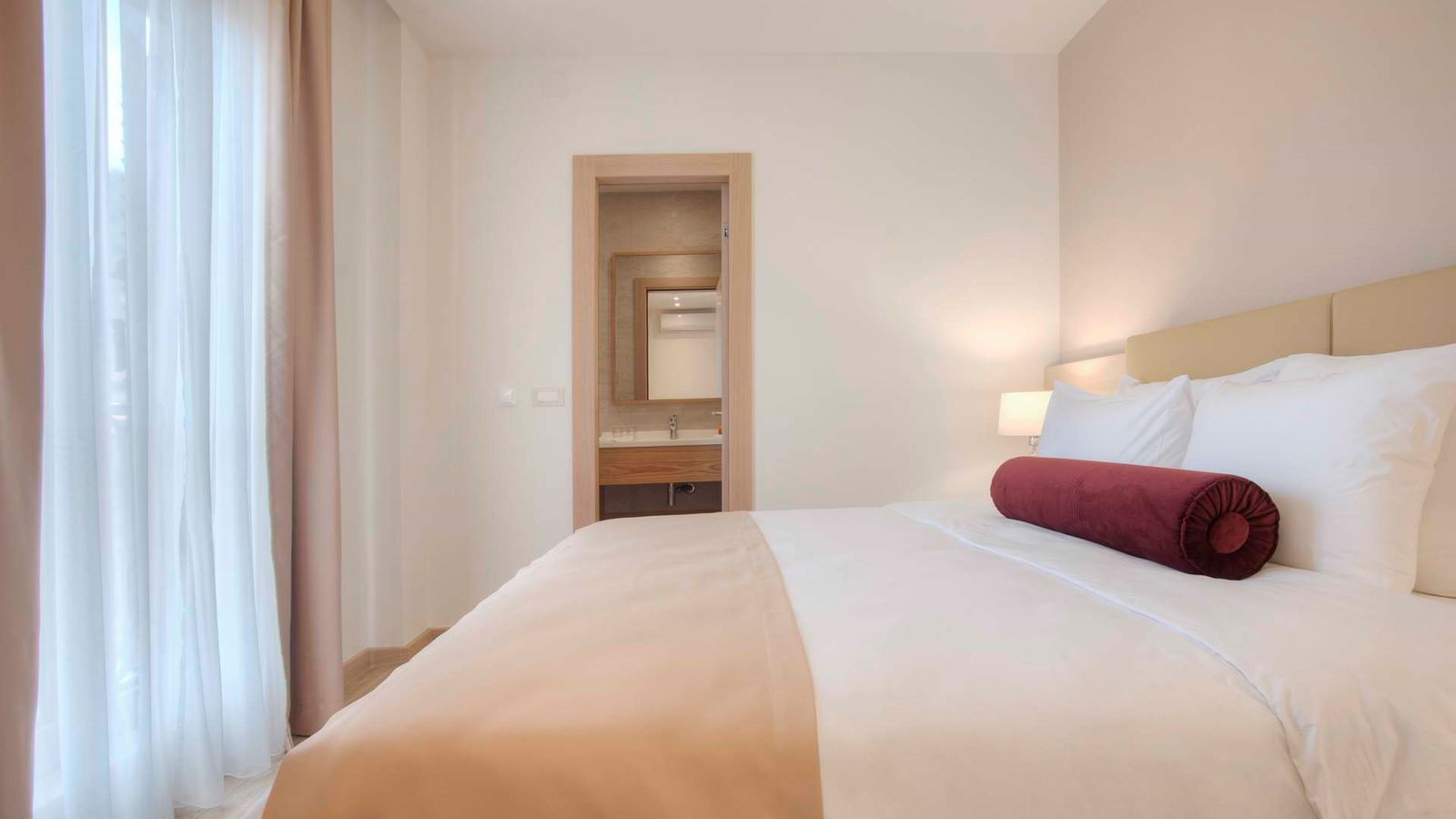 rooms-standard-double-room