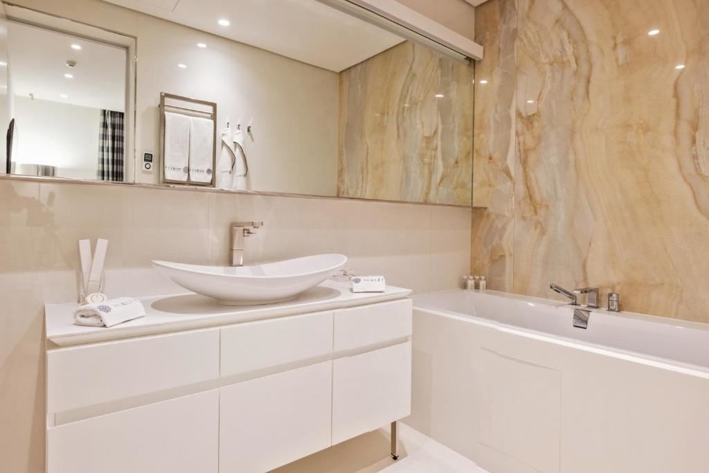 rooms-two-bedrooms-deluxe-residence-sea-side-line