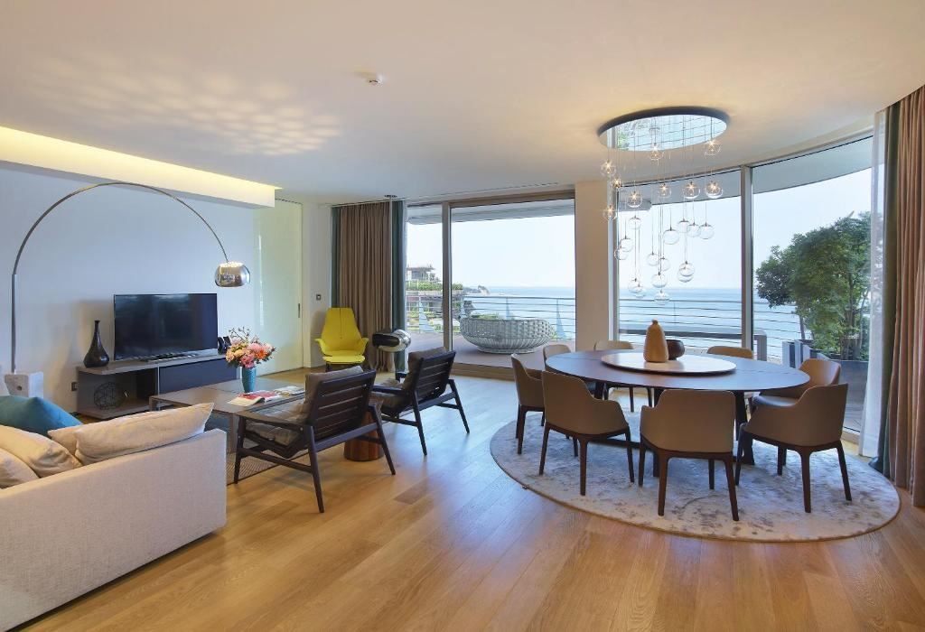 rooms-three-bedrooms-penthouse-sea-side-line