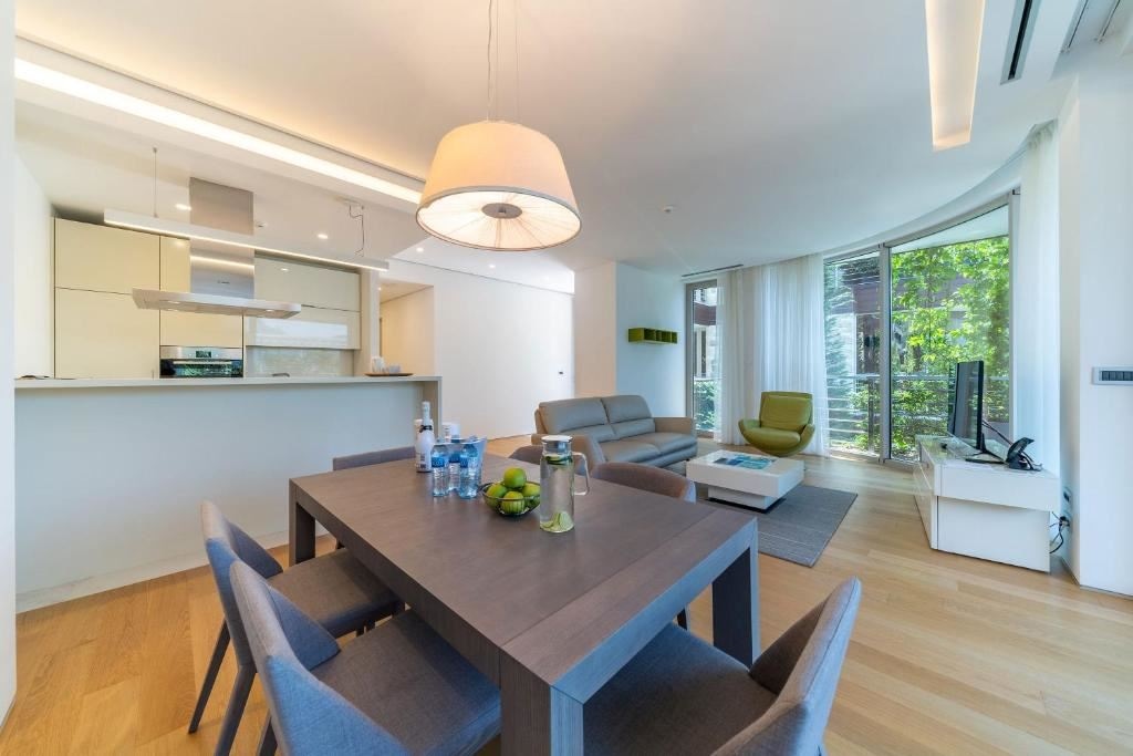 rooms-two-bedrooms-residence-garden-line