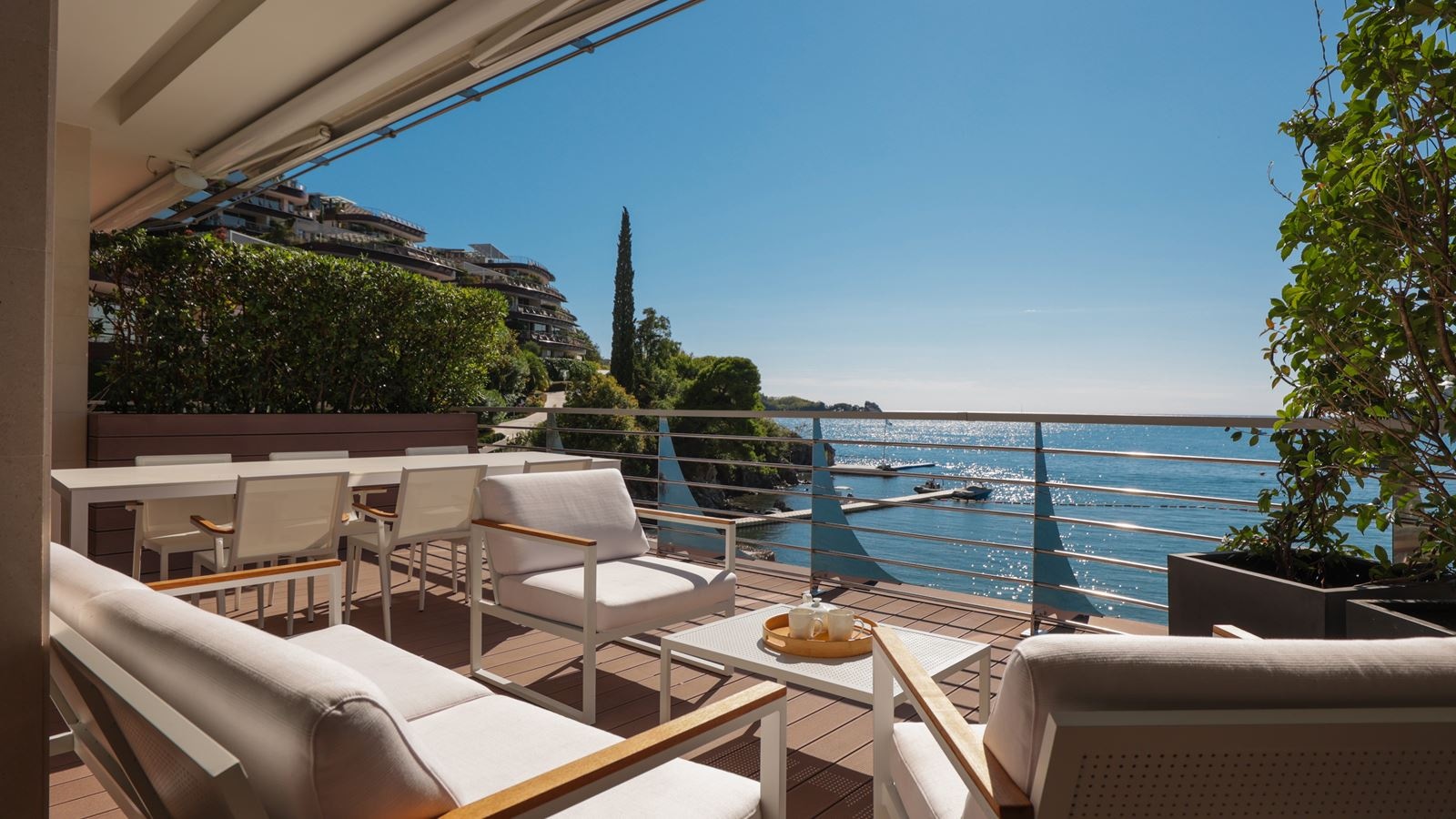 rooms-three-bedrooms-residence-sea-side-line