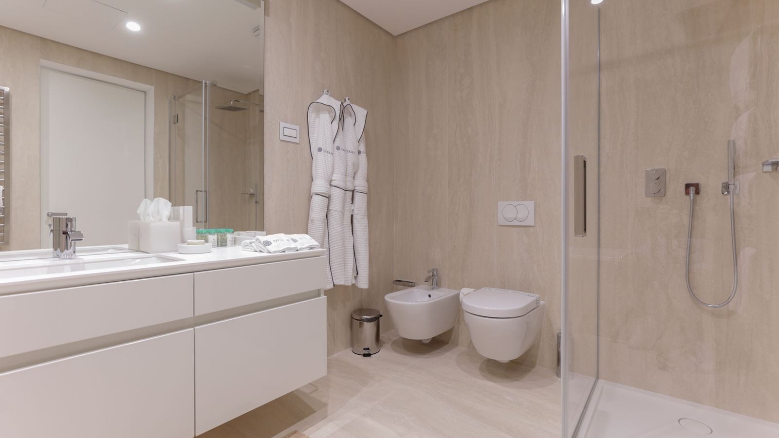 rooms-three-bedrooms-residence-garden-line