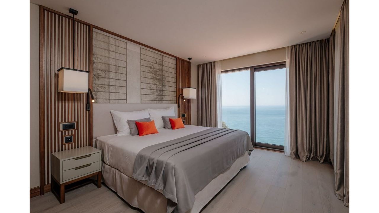 rooms-deluxe-suite-sea-view