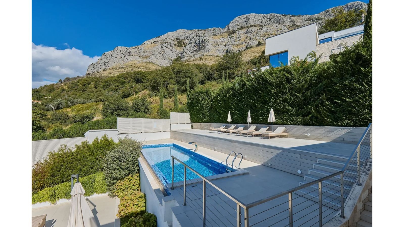 rooms-deluxe-villa-with-private-pool-sea-view