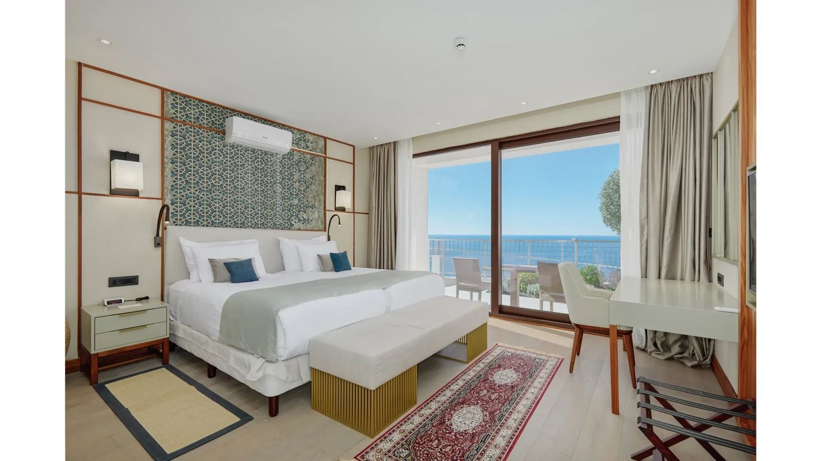rooms-deluxe-villa-with-private-pool-sea-view