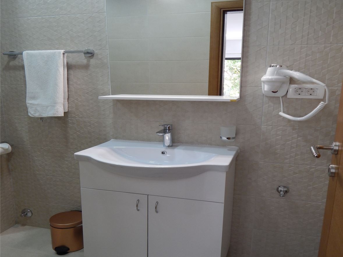 rooms-studio-apartment-02