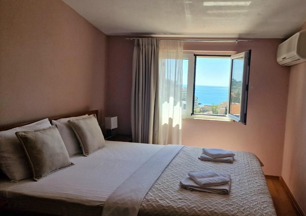 rooms-apartment-quad-sea-view