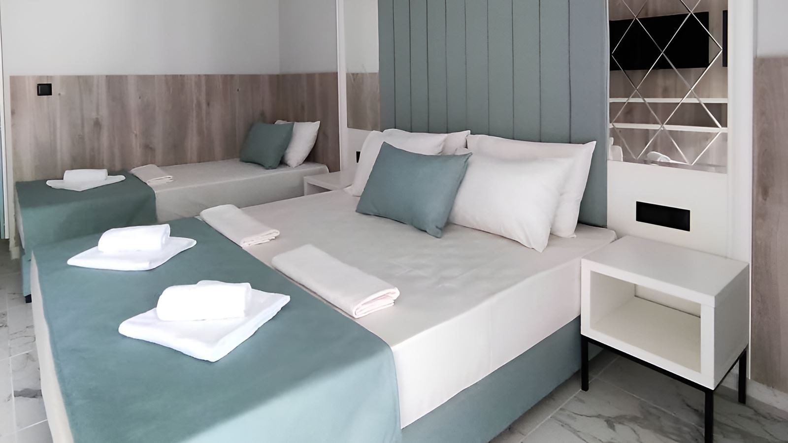 rooms-superior-room-side-sea-view-single-use