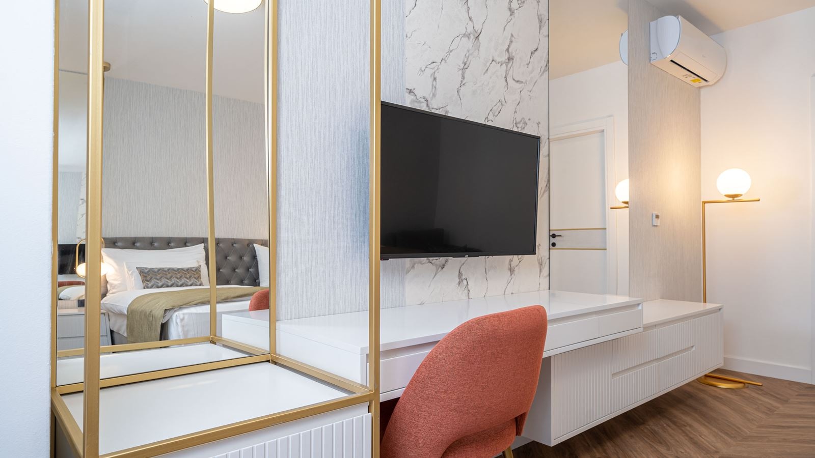 rooms-superior-double-room-with-extra-bed