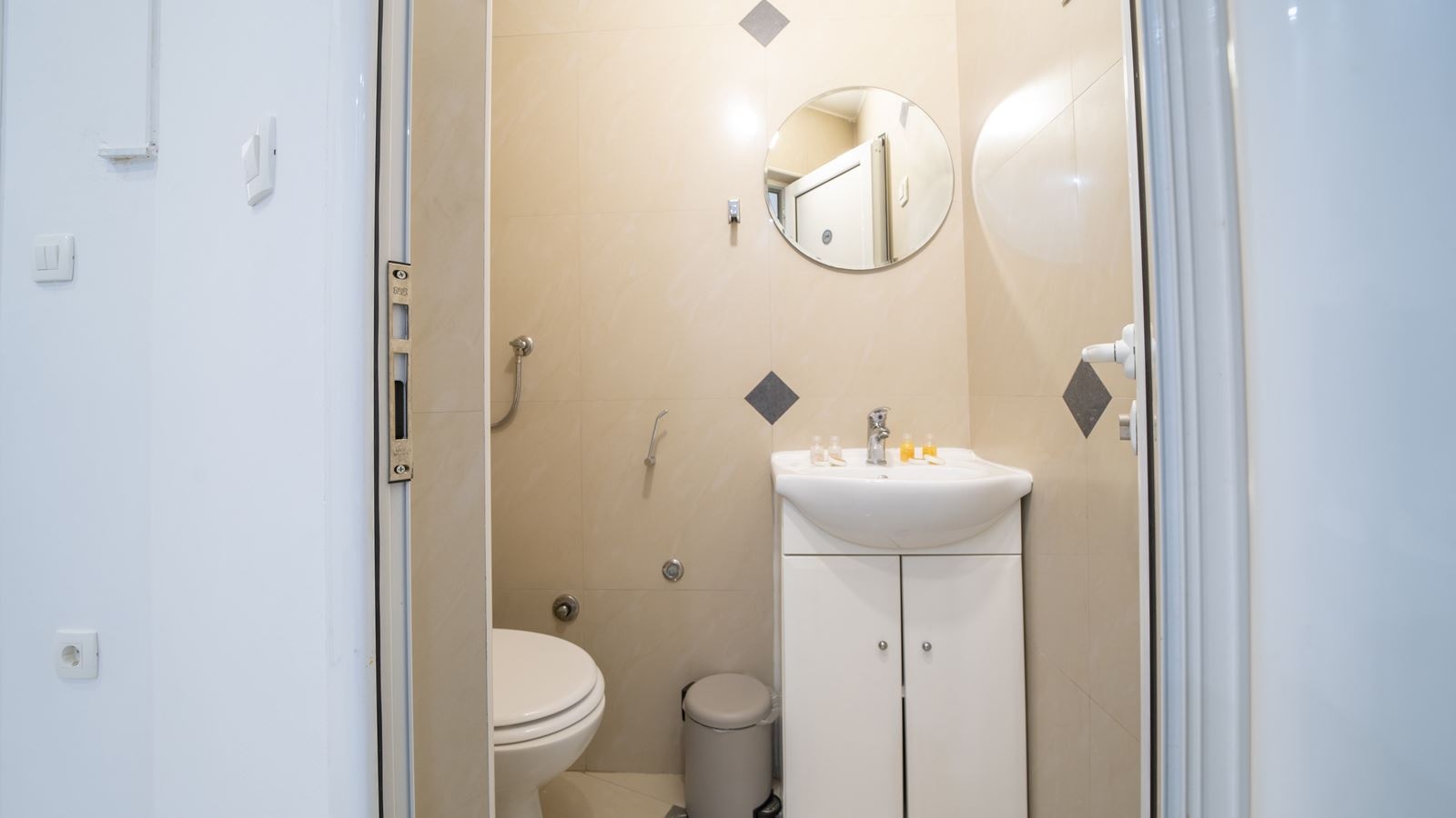 rooms-depadans-apartment-with-kitchen