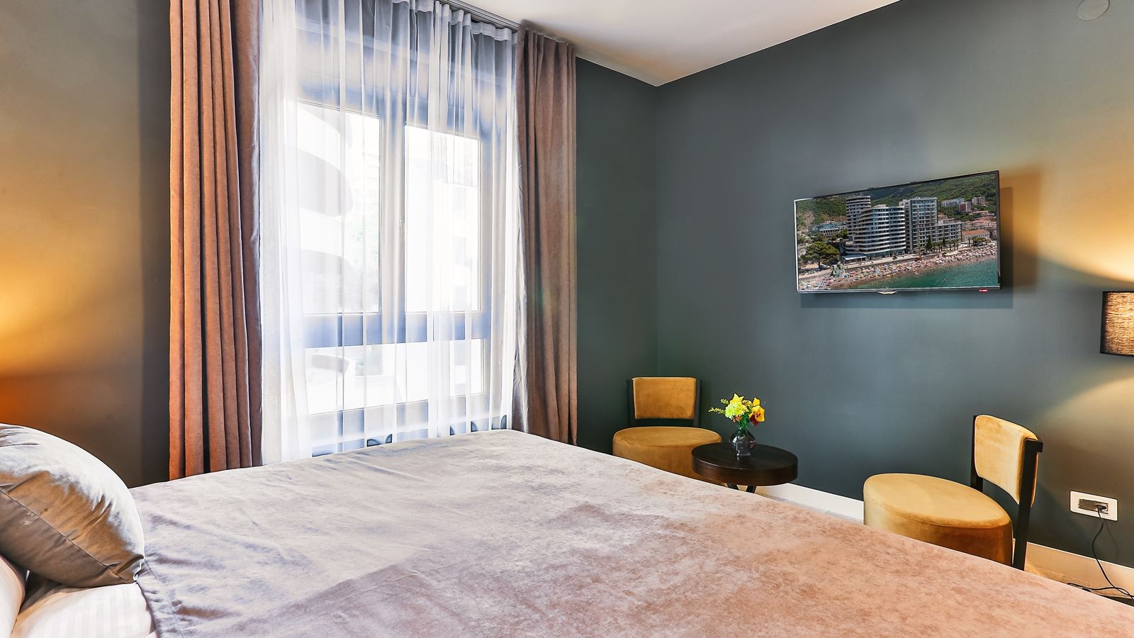 rooms-standard-double-room