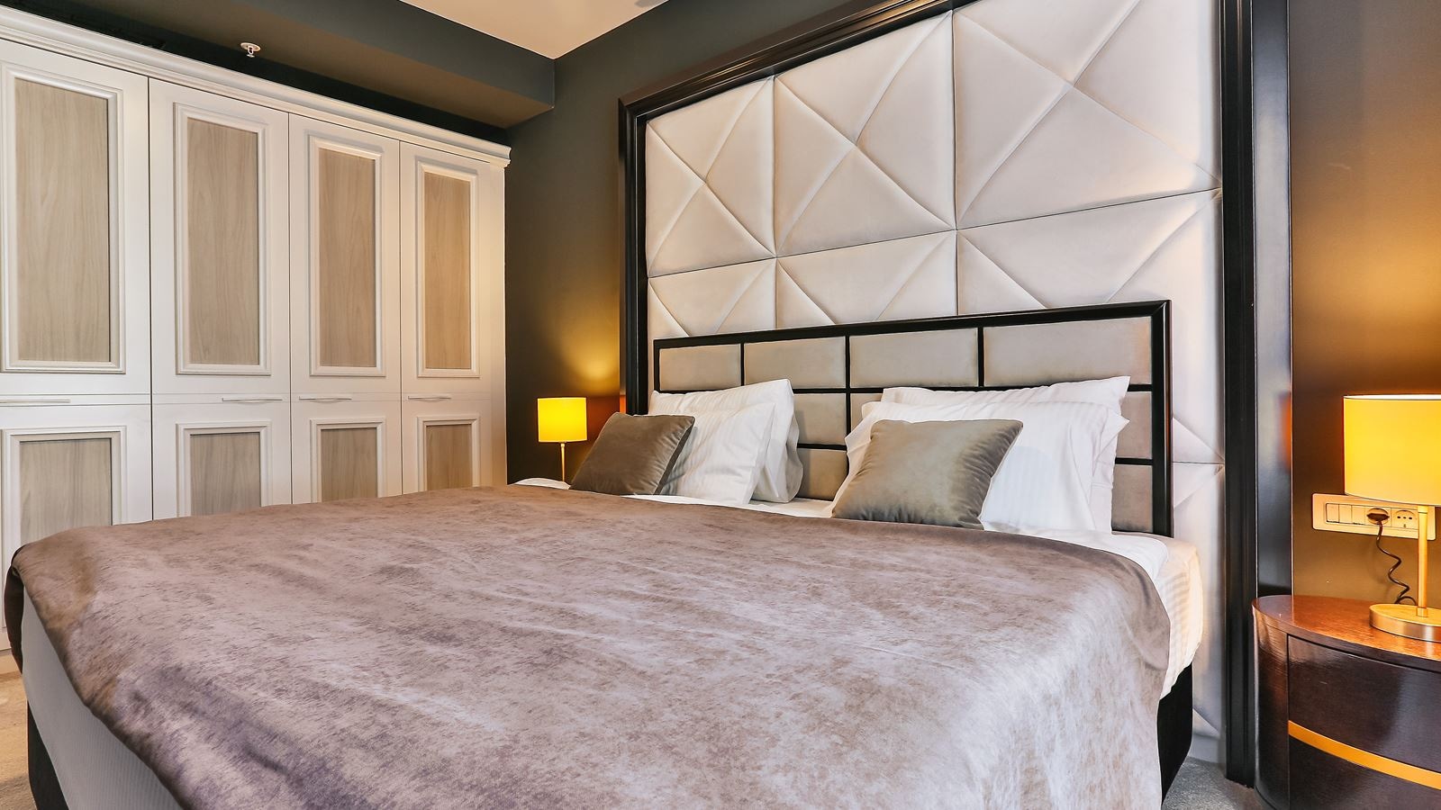 rooms-queen-suite-with-sea-view