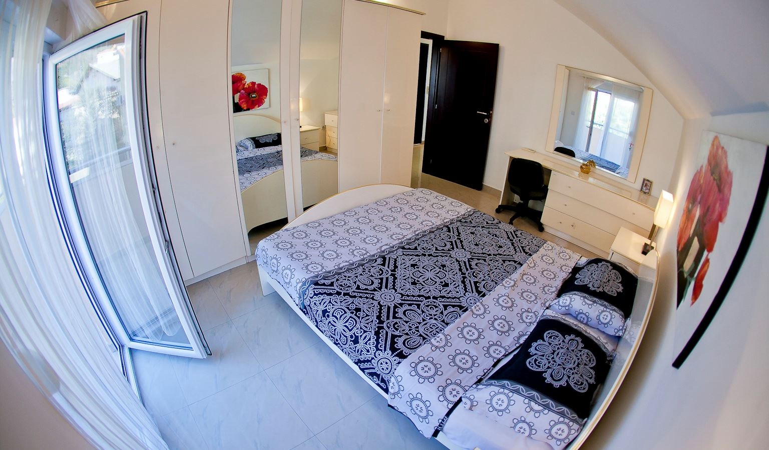 rooms-two-bedroom-apartment-100-m2