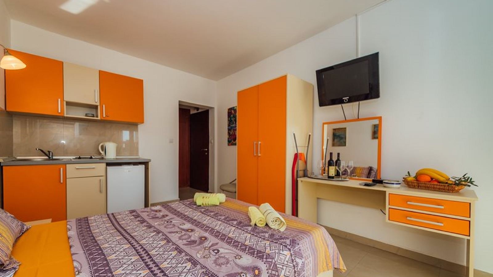 rooms-studio-apartment