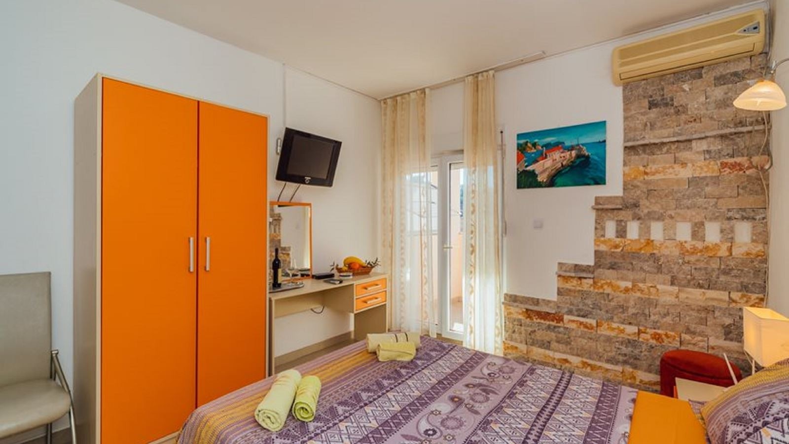 rooms-studio-apartment