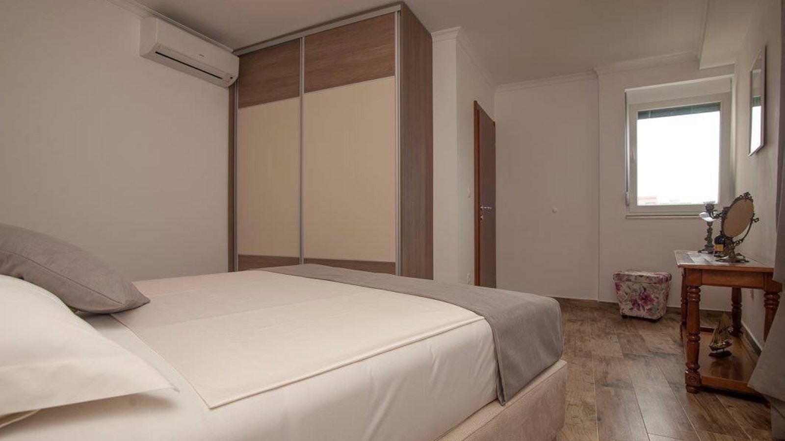 rooms-luxury-apartment