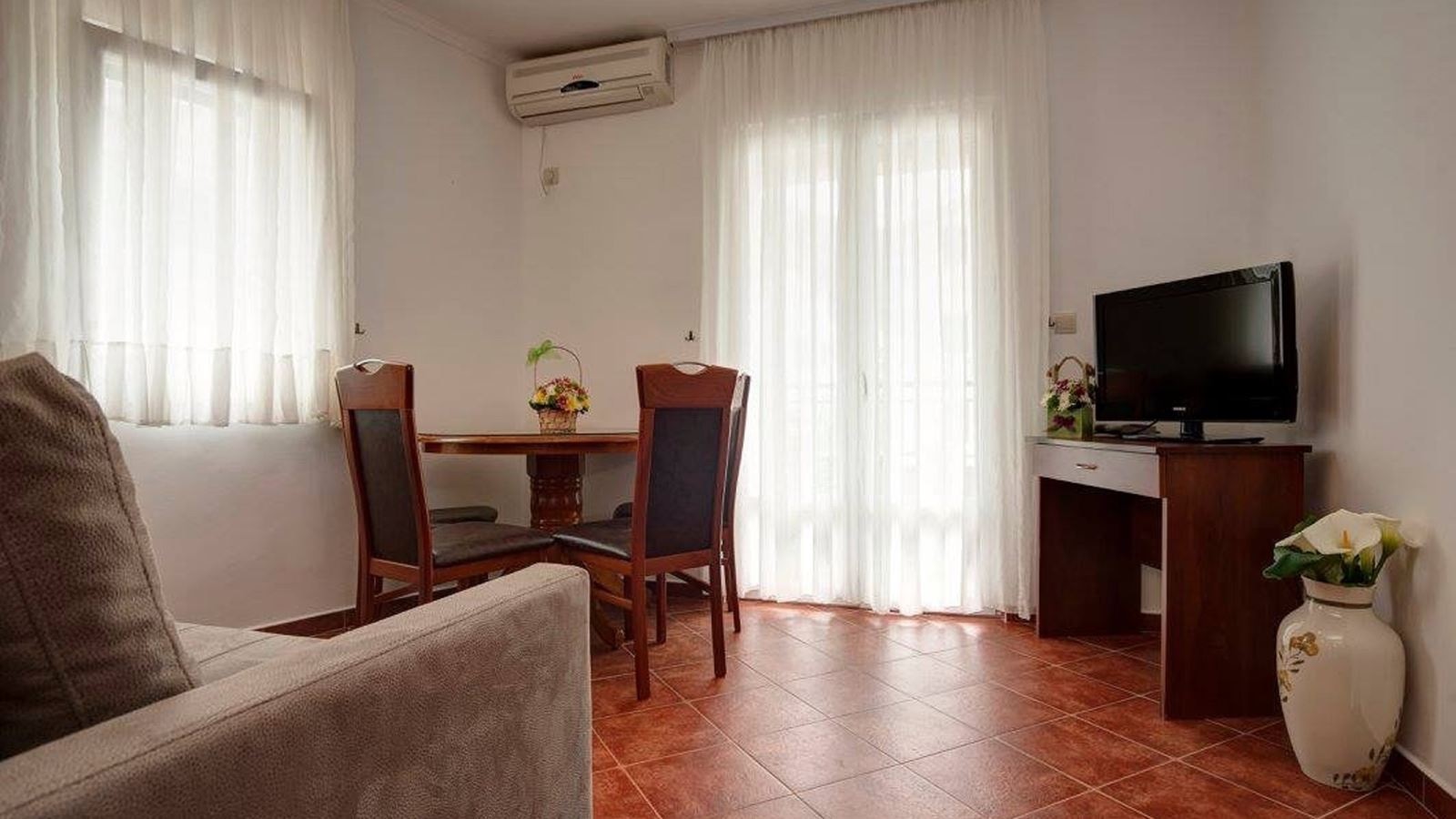 rooms-one-bedroom-apartment