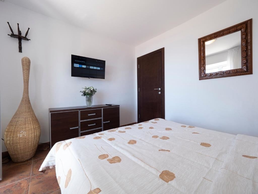 rooms-villa-annex-building-casa-pastrovici-del-mare