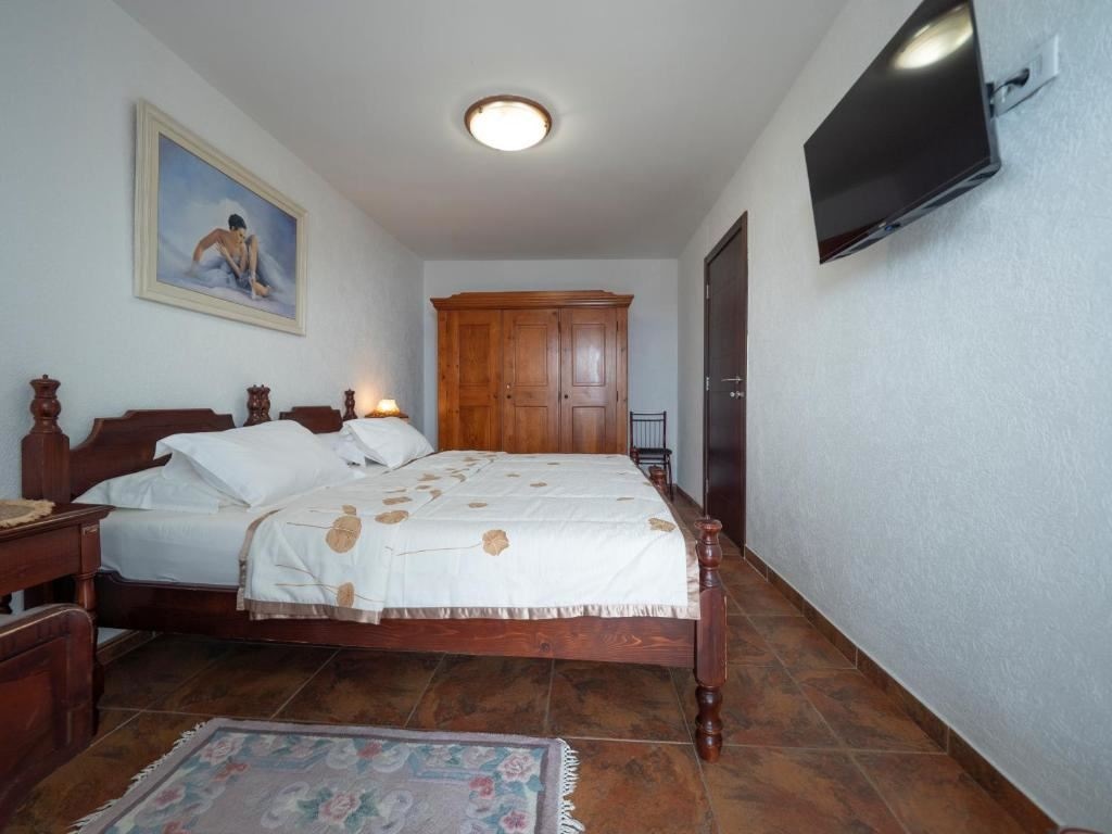 rooms-villa-annex-building-casa-pastrovici-del-mare