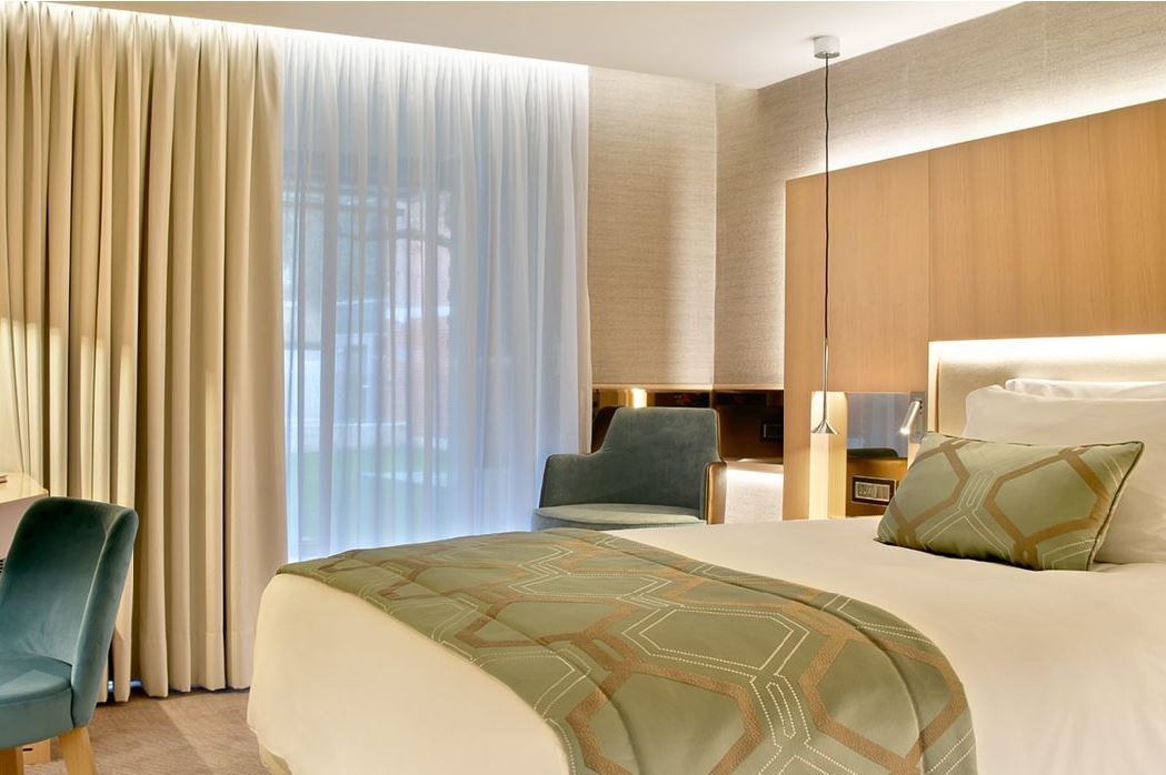 rooms-premium-room-mountain-view