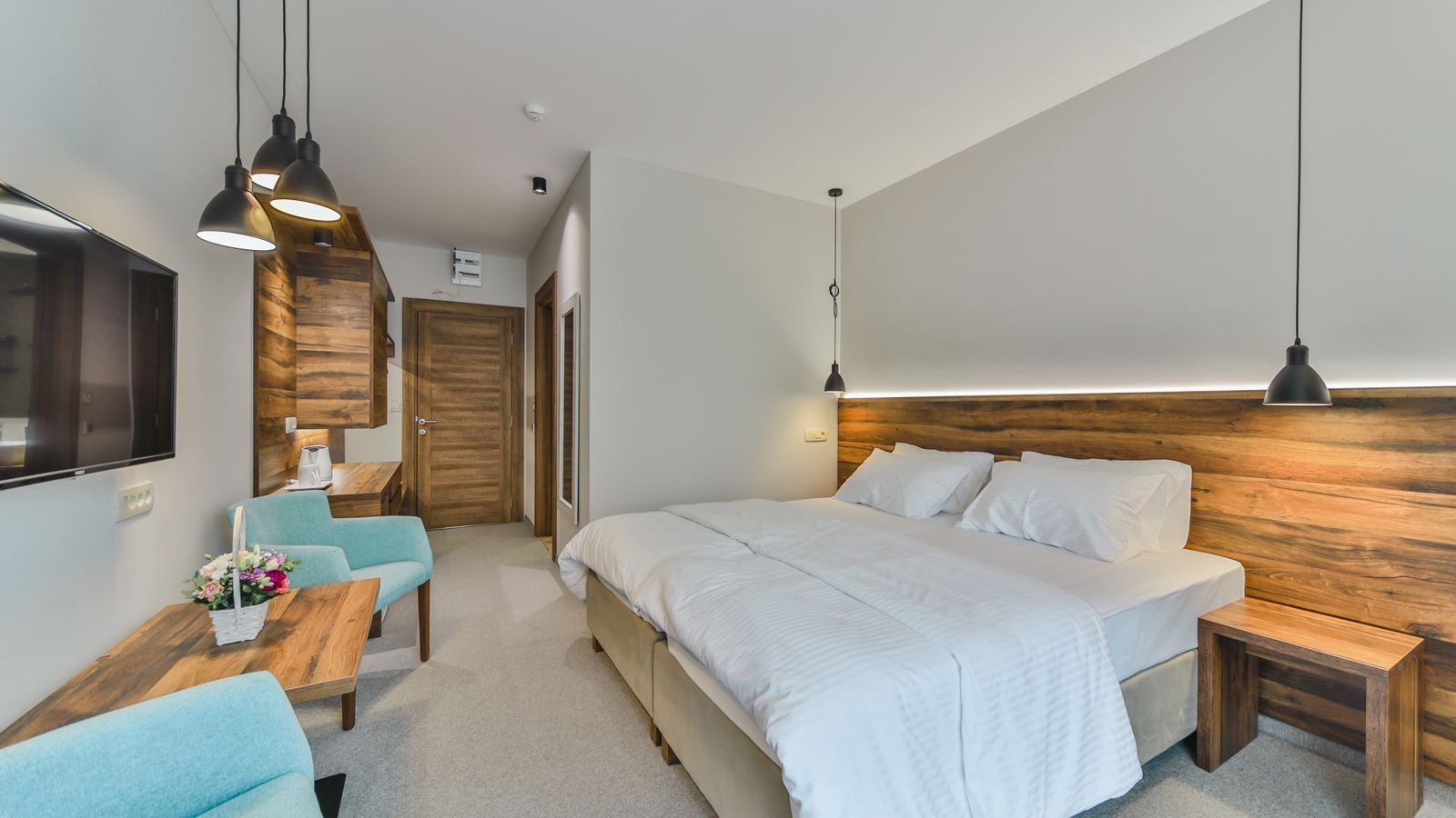 rooms-deluxe-double-twin-room