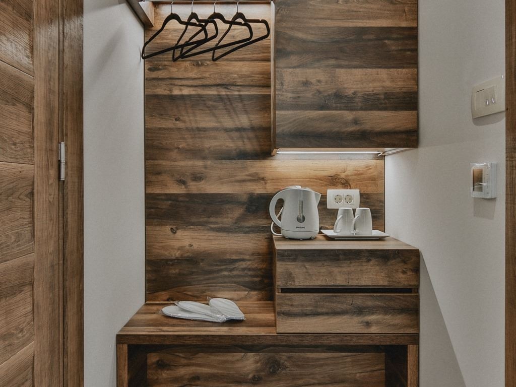 rooms-standard-double-twin-room