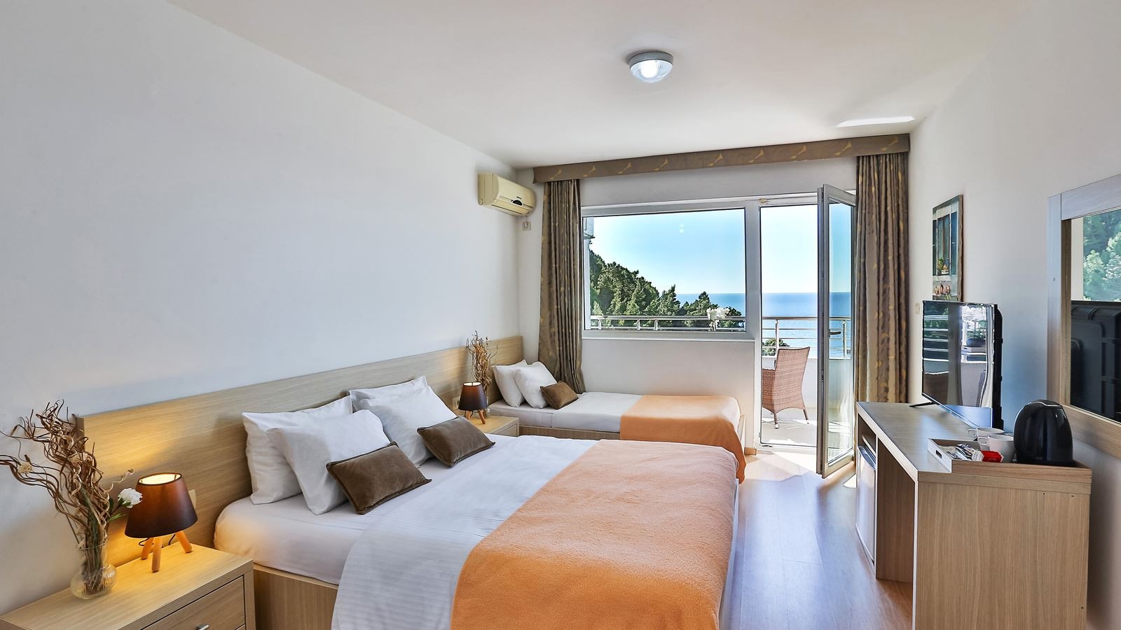 rooms-triple-room-with-sea-view