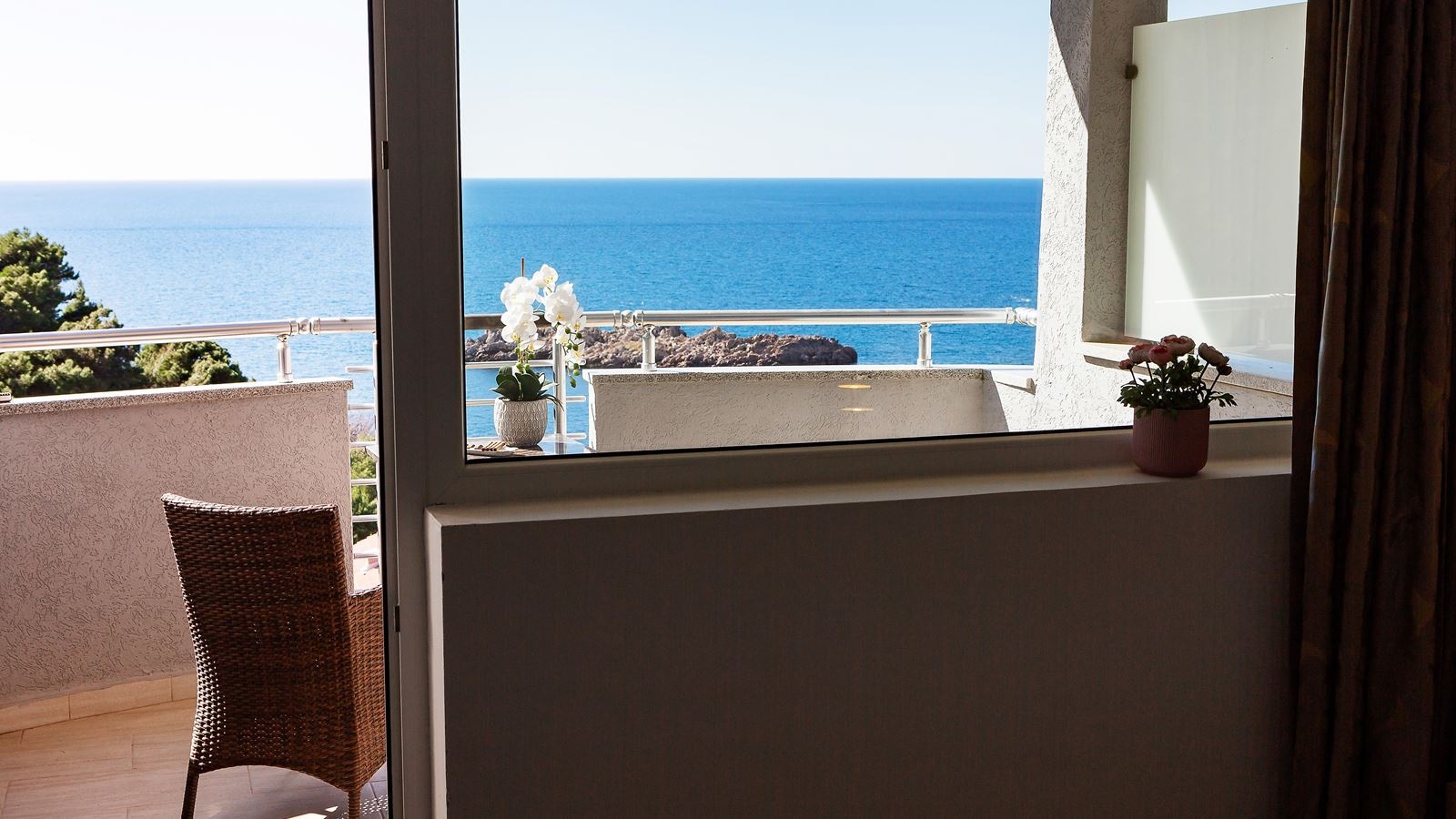 rooms-standard-double-room-with-sea-view