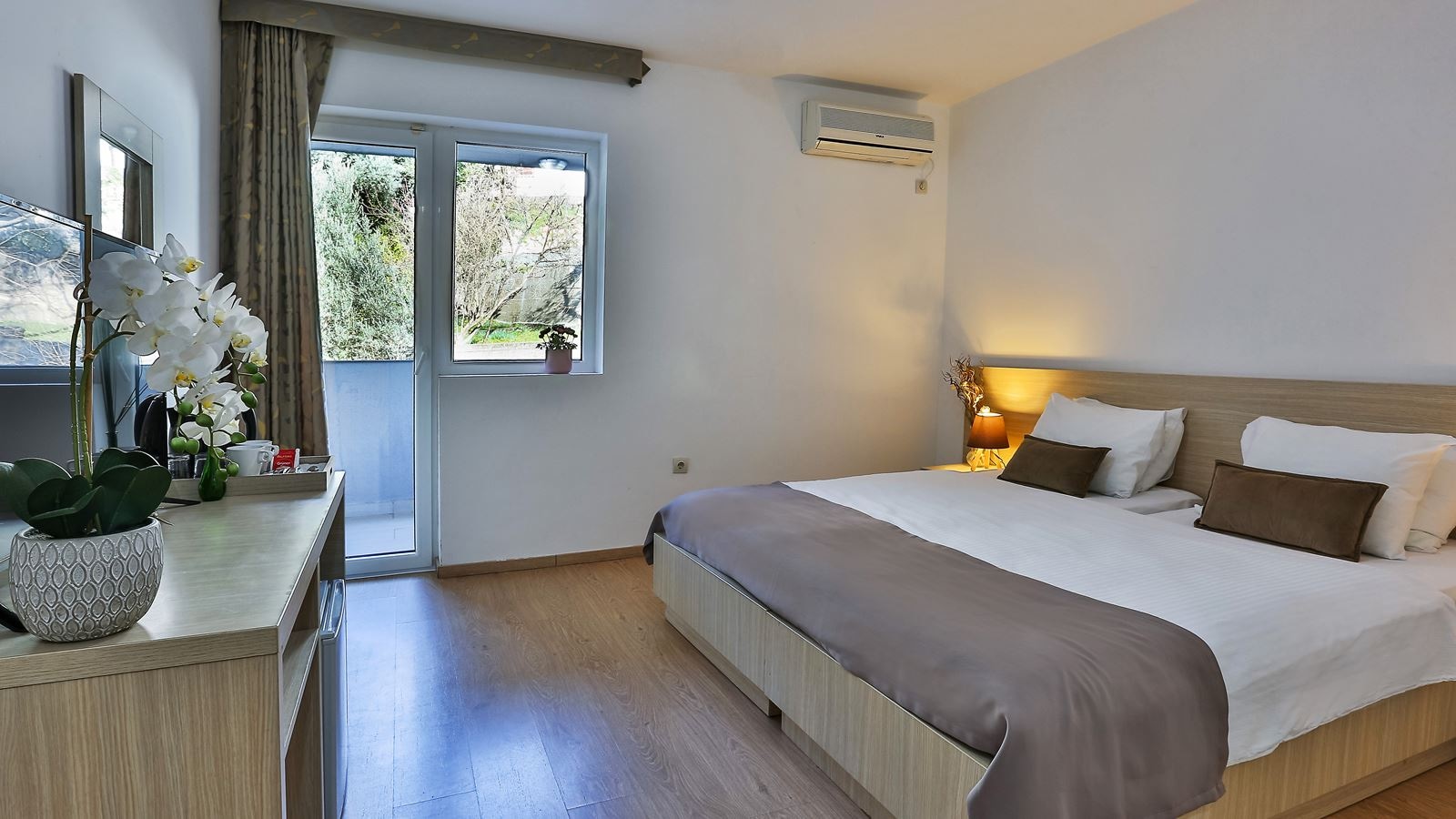 rooms-standard-double--twin-room