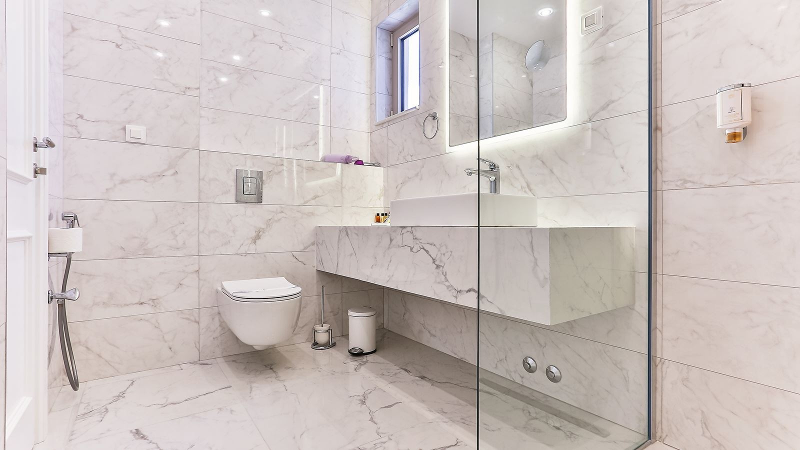 rooms-deluxe-doubletwin-room