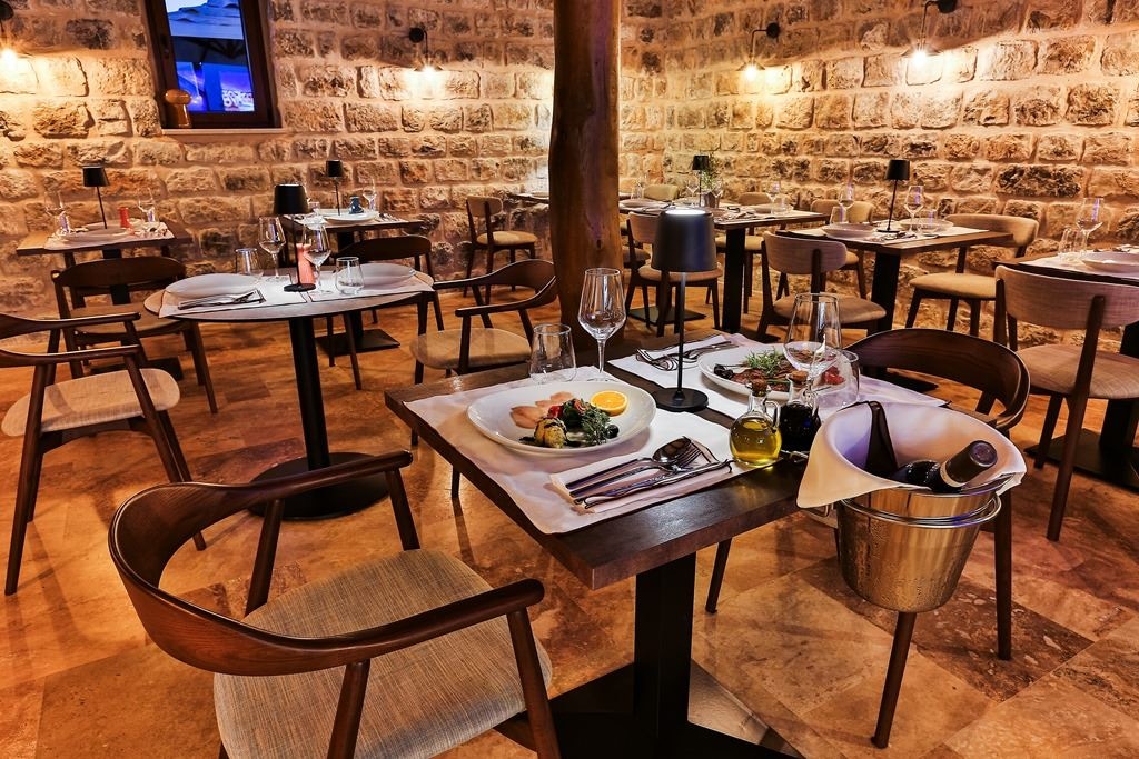 restaurants-restaurants