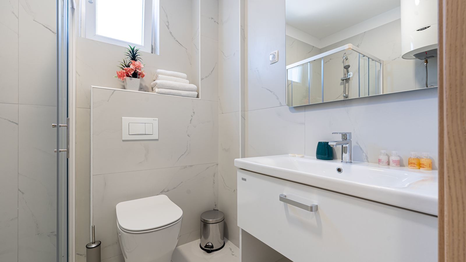 rooms-superior-double-room-with-extra-bed