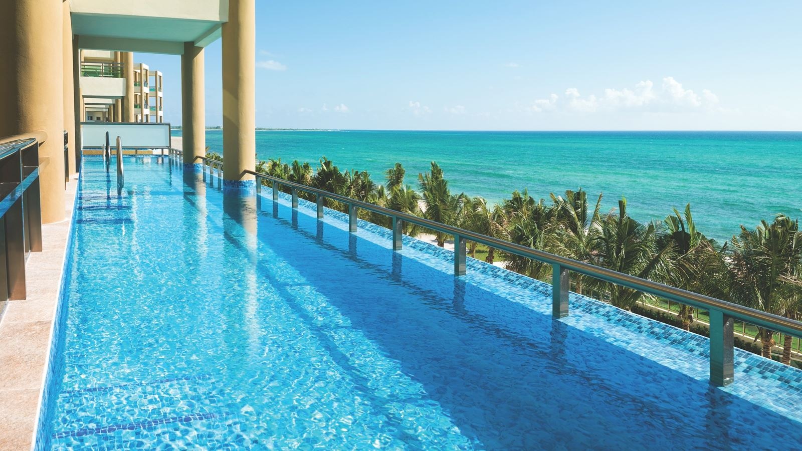 rooms-ocean-front-two-bedroom-swim-up-suite