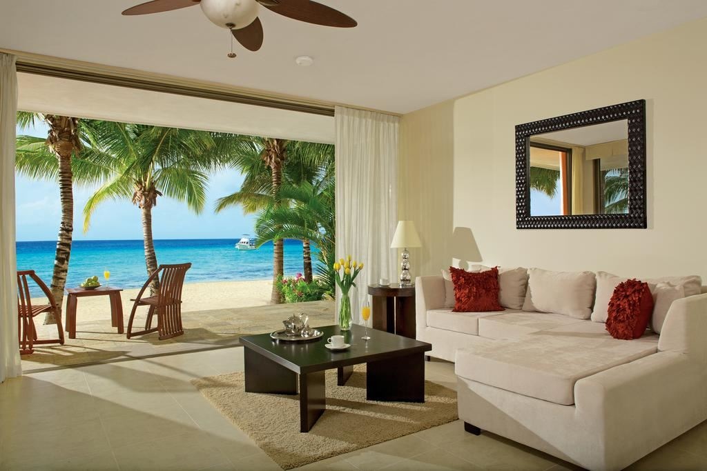 rooms-preferred-club-junior-suite-ocean-front