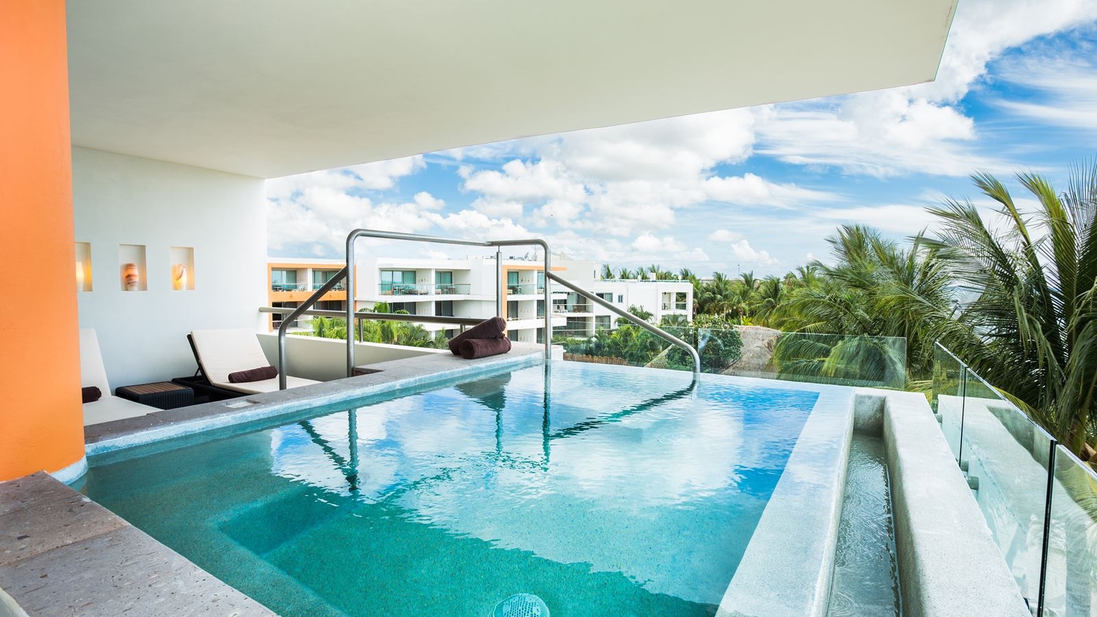 rooms-preferred-club-rooftop-ocean-view-suite-with-plunge-pool