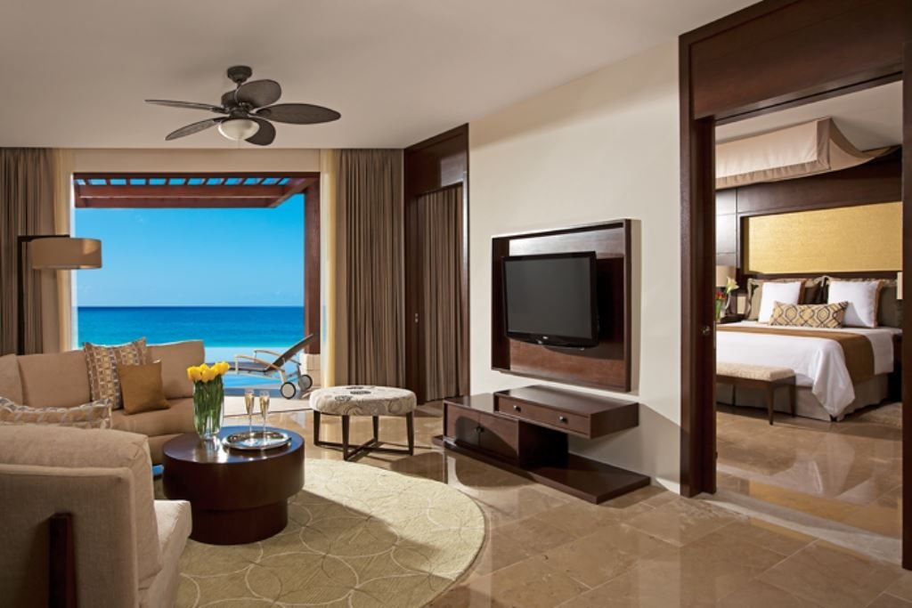 rooms-preferred-club-master-suite-ocean-front-with-private-pool