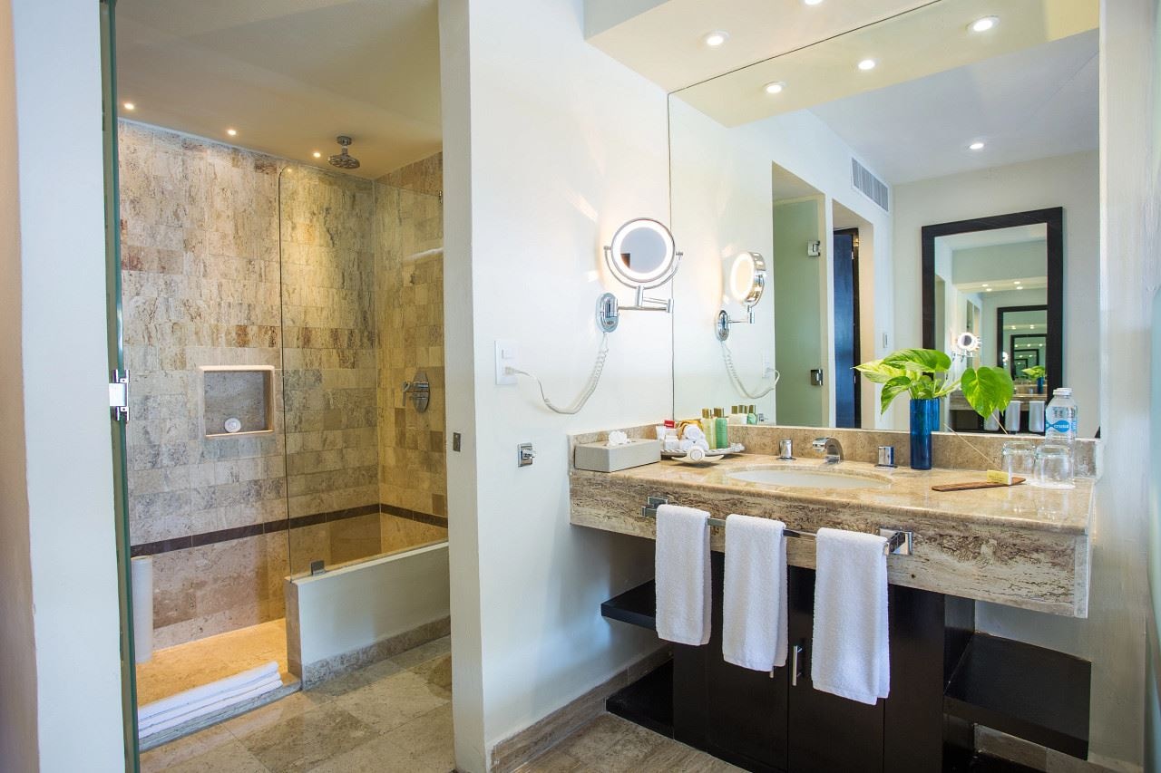 rooms-deluxe-partial-ocean-view-room