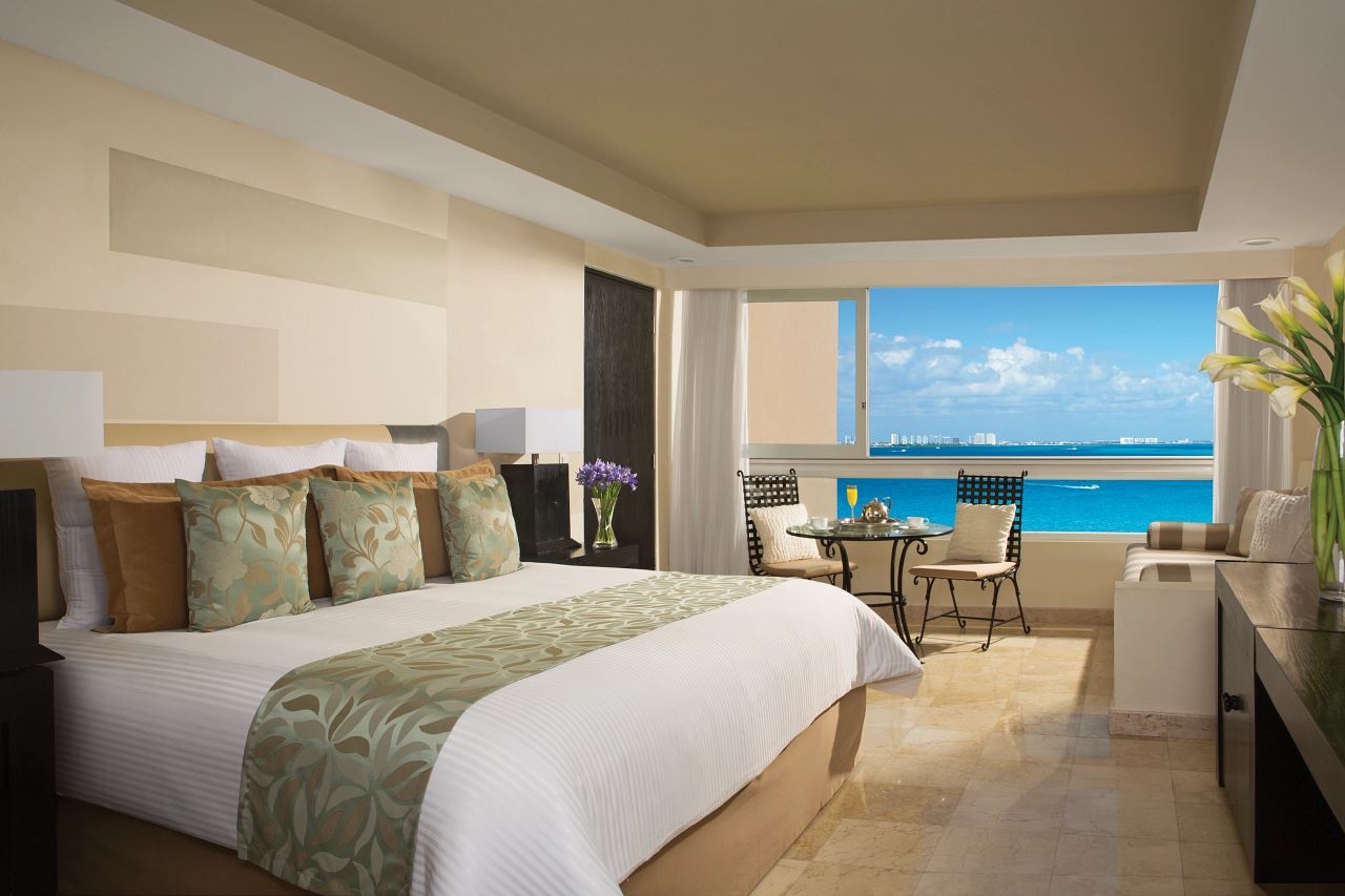 rooms-deluxe-ocean-front-room