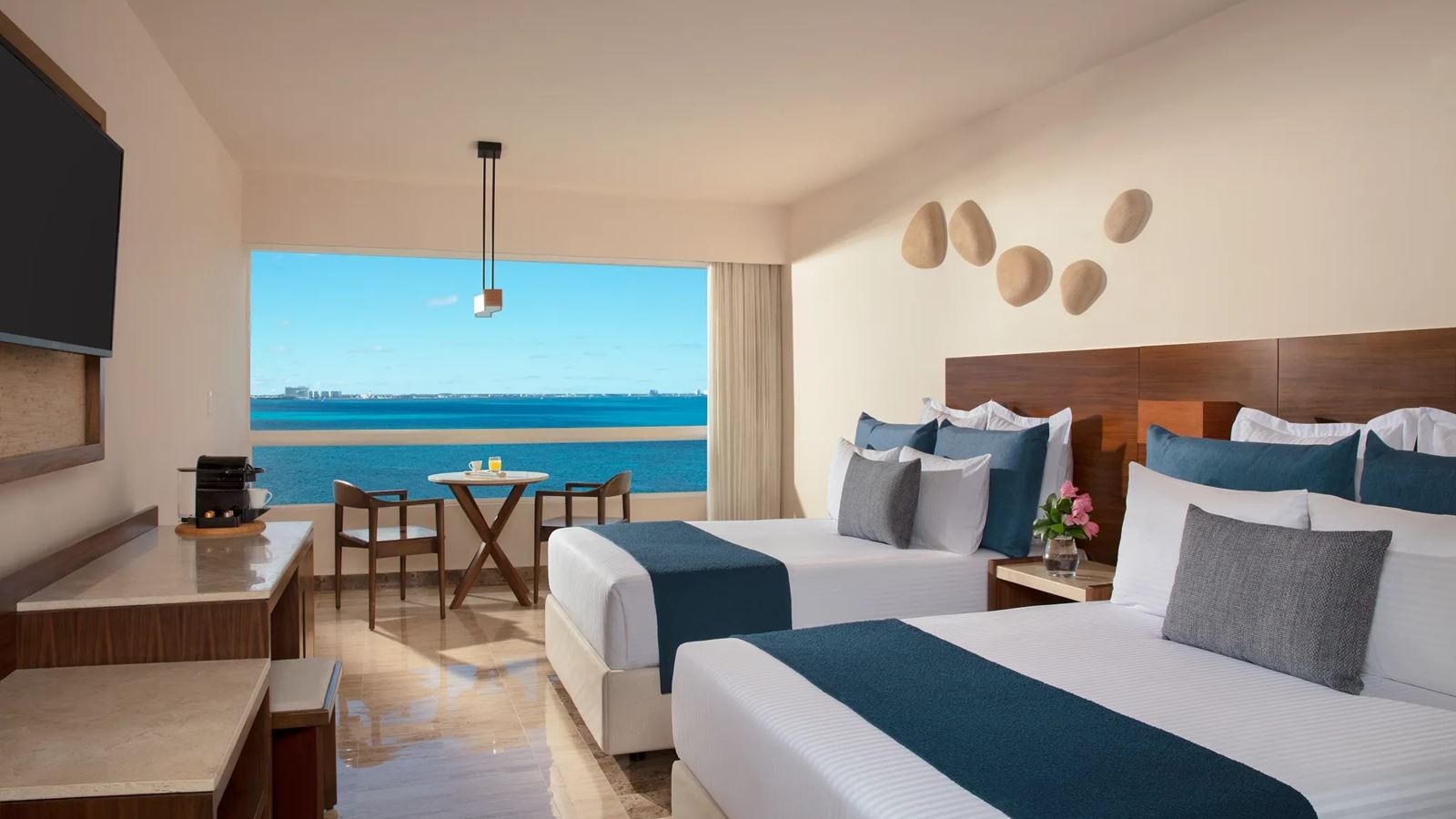rooms-preferred-club-premium-ocean-front