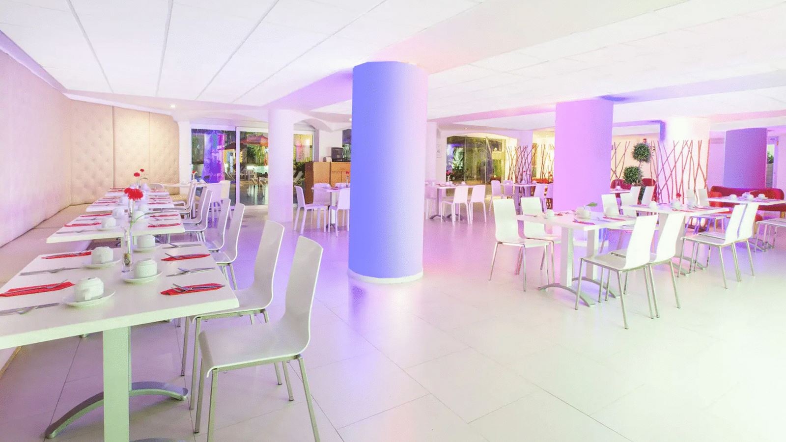 restaurants-restaurant