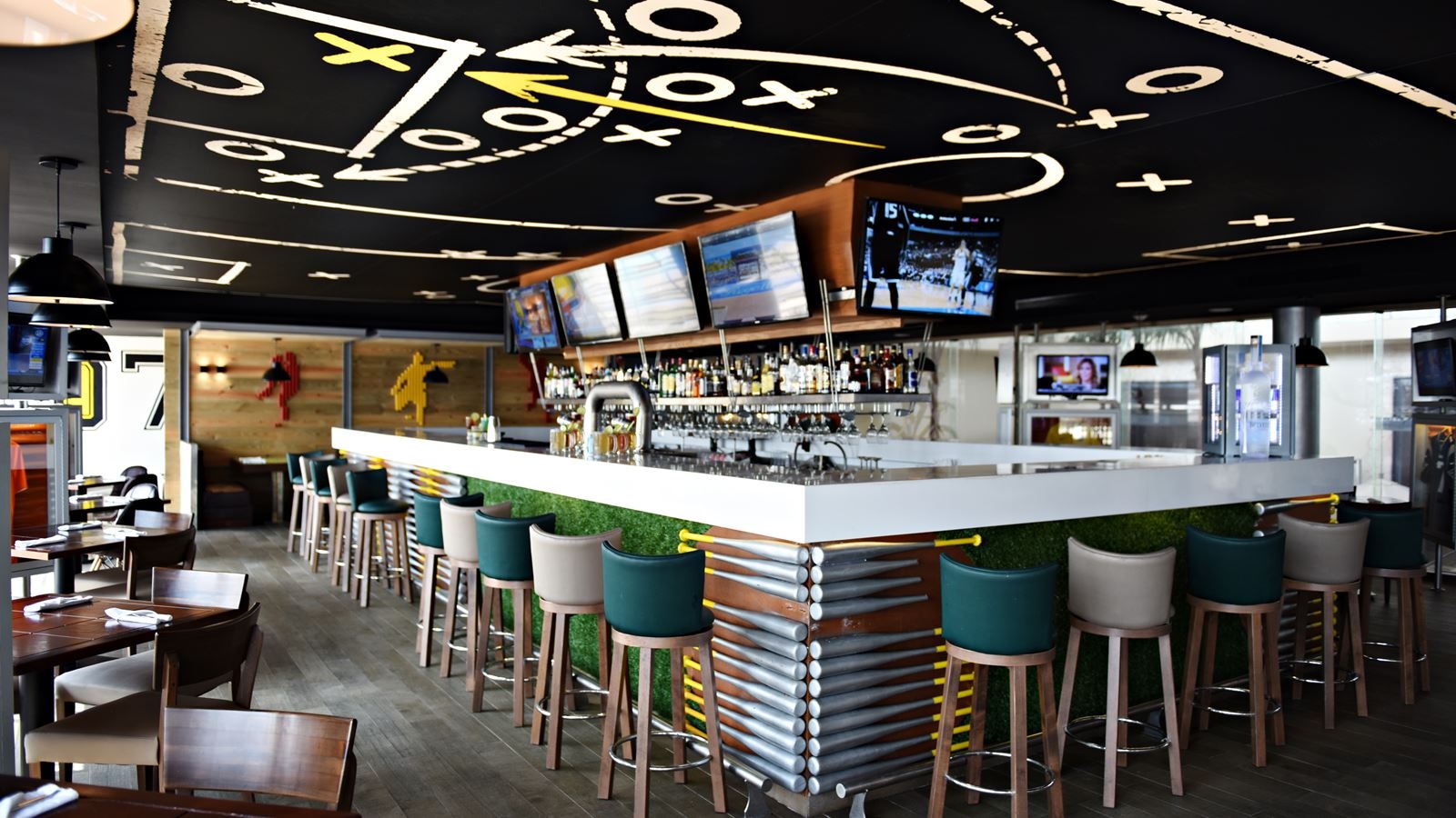 bars-tides-beach-bar