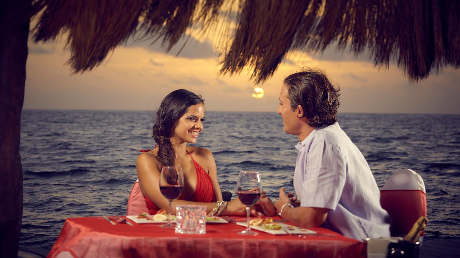 restaurants-romantic-dinner-by-the-sea
