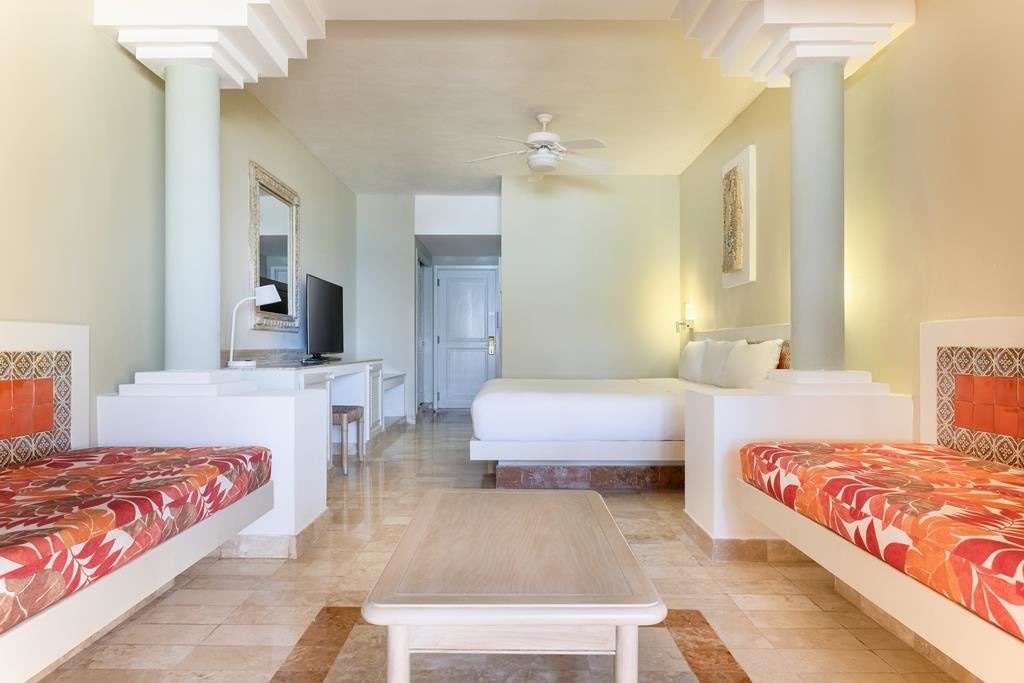 rooms-junior-suite-ocean-front